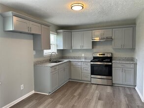 5345 Higgins St in Houston, TX - Building Photo - Building Photo