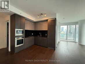 115-4115 Blue Jays Way in Toronto, ON - Building Photo - Building Photo