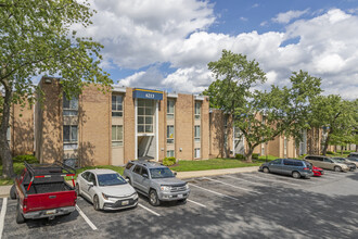 New Carrollton Woods in Riverdale, MD - Building Photo - Building Photo