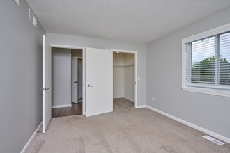 CenterPointe Apartments & Townhomes in Canandaigua, NY - Building Photo - Interior Photo