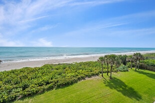 995 N Hwy A1A in Indialantic, FL - Building Photo