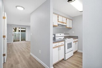 13338 SE Division St in Portland, OR - Building Photo - Building Photo