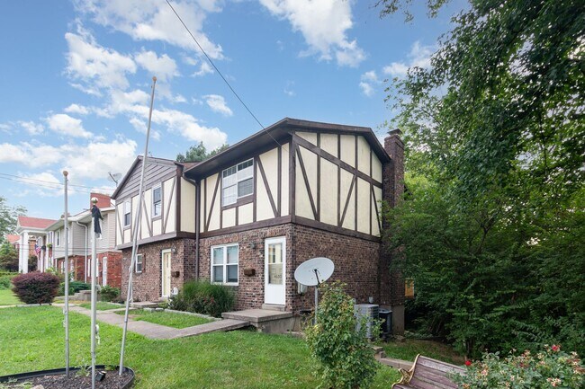 4600-4606 Glenway Ave in Cincinnati, OH - Building Photo - Building Photo