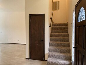 405 Rhoades Ct in Norman, OK - Building Photo - Building Photo