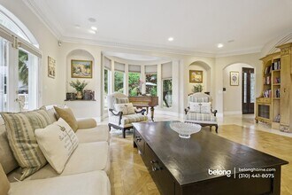 5344 Leghorn Ave in Los Angeles, CA - Foto de edificio - Building Photo