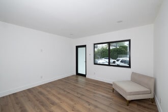 7801 Byron Ave in Miami Beach, FL - Building Photo - Interior Photo