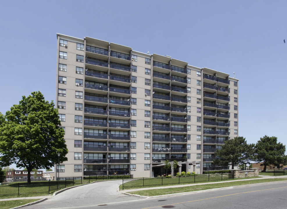 Rambler Tower in Brampton, ON - Building Photo