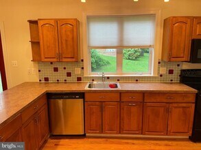 118 Quaint Acres Dr in Silver Spring, MD - Foto de edificio - Building Photo