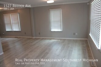 1527 Reeder Ave in Benton Harbor, MI - Building Photo - Building Photo