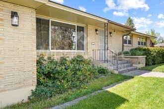 5621 N Whitehouse St in Spokane, WA - Building Photo - Building Photo