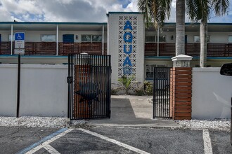 550 50th Ave N in St. Petersburg, FL - Building Photo - Building Photo