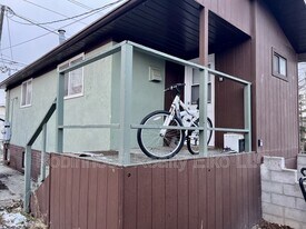 756 1/2 Maple St in Elko, NV - Building Photo