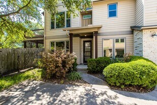 617 Peacock Ln in Austin, TX - Building Photo