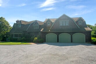 5 Highview Dr in Wainscott, NY - Building Photo - Building Photo