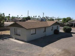 8243 E 1st Ave in Mesa, AZ - Foto de edificio - Building Photo