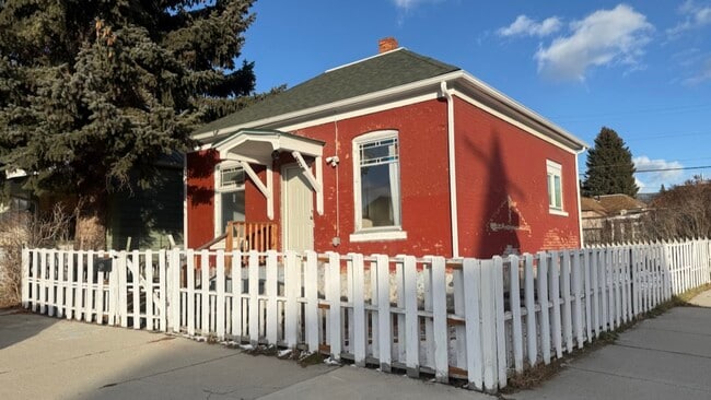 property at 678 S Dakota St