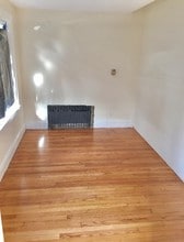 93 Bedell St in Freeport, NY - Foto de edificio - Interior Photo