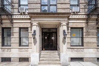 269-271 W 12th St in New York, NY - Foto de edificio - Building Photo