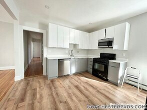 24 Willis St in Boston, MA - Building Photo - Building Photo