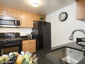 1624 5th St NW, Unit B in Washington, DC - Building Photo - Building Photo