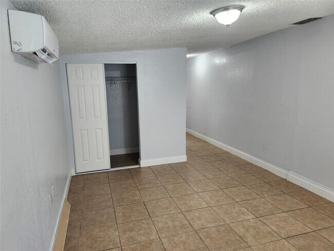 1315 Waikiki Way in Tampa, FL - Building Photo - Building Photo