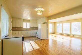 1131 S Eastlake Dr in Moses Lake, WA - Building Photo - Building Photo