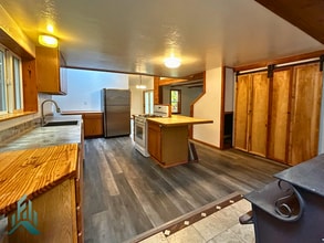 5613 Nashville Rd in Eddyville, OR - Building Photo - Building Photo