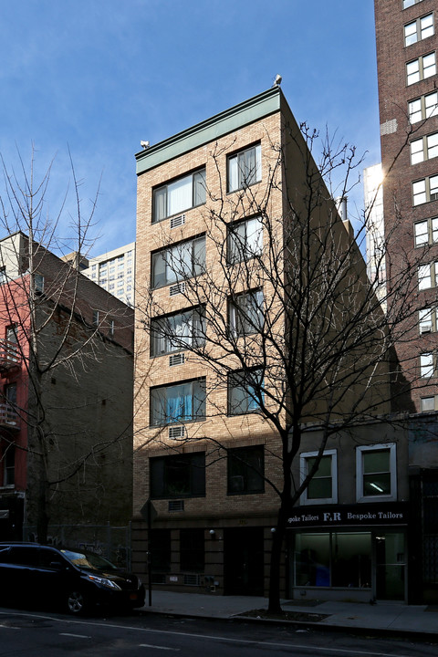 351 E 54th St in New York, NY - Foto de edificio