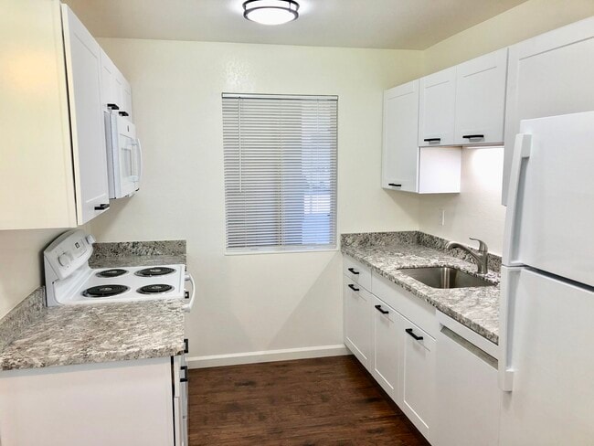 810 Carlita Cir, Unit 810 Carlita Circle Apt. B in Rohnert Park, CA - Building Photo - Building Photo