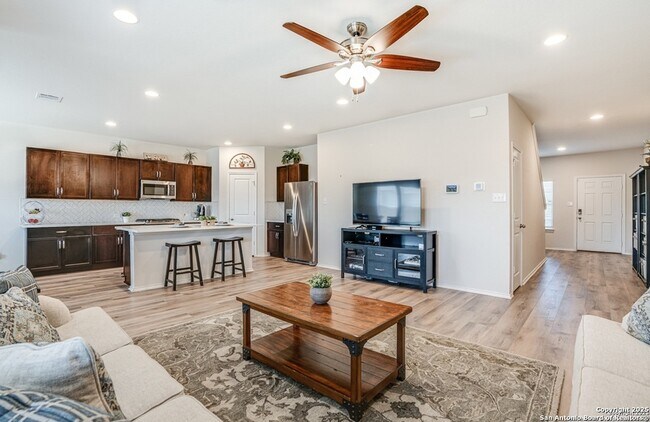 2946 Wolfcreek in New Braunfels, TX - Foto de edificio - Building Photo