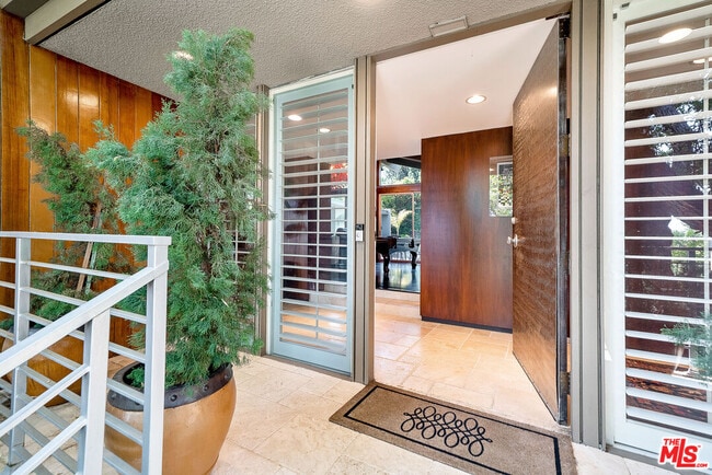 property at 11508 Thurston Cir