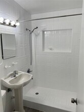 217 W 33rd St in Hialeah, FL - Building Photo - Building Photo