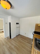 154 Hegemans Ln in Glen Head, NY - Building Photo - Building Photo