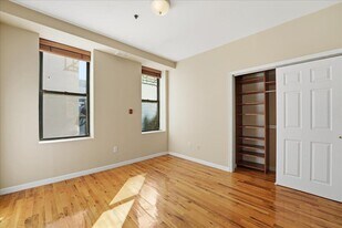 129 Willow Ave in Hoboken, NJ - Building Photo