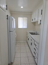 2433 E Garvey Ave N, Unit 2 in West Covina, CA - Foto de edificio - Building Photo