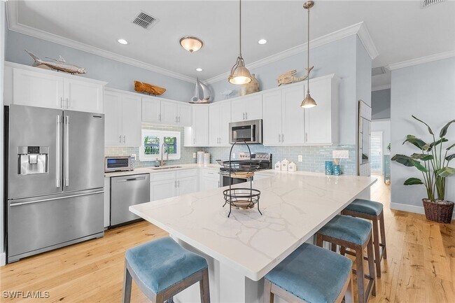 property at 1292 Rainbow Ct