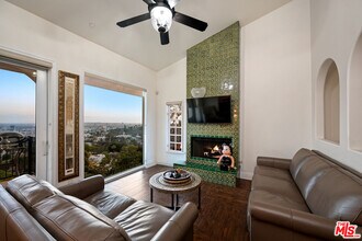6420 Quebec Dr in Los Angeles, CA - Building Photo - Building Photo