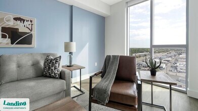 1950 Mayfair St, Unit 921 in Naples, FL - Foto de edificio - Building Photo