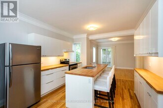32 Pretoria Ave in Ottawa, ON - Building Photo - Building Photo