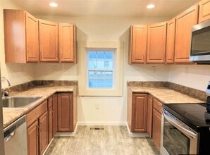 31 Charles St in Montgomery, NY - Building Photo - Building Photo