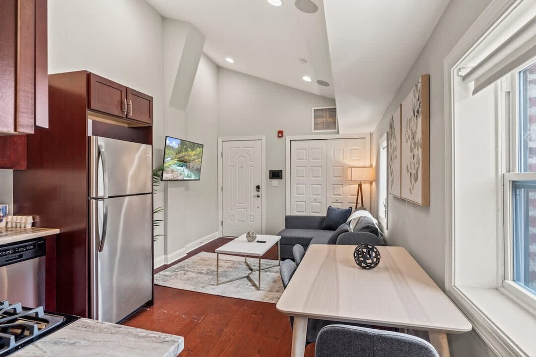 602 S 2nd St in Philadelphia, PA - Building Photo