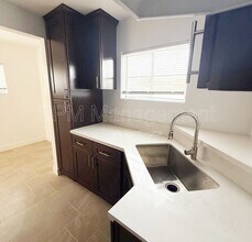 14522 Gault St in Los Angeles, CA - Building Photo - Building Photo