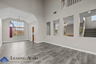 28475 Nicholas Cir in Santa Clarita, CA - Building Photo - Building Photo