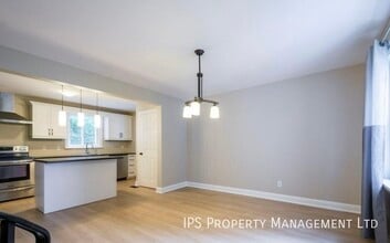 306 MacDonald Ave in Belleville, ON - Building Photo - Building Photo