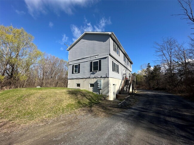 24 Co Rd 10 in Germantown, NY - Building Photo - Building Photo