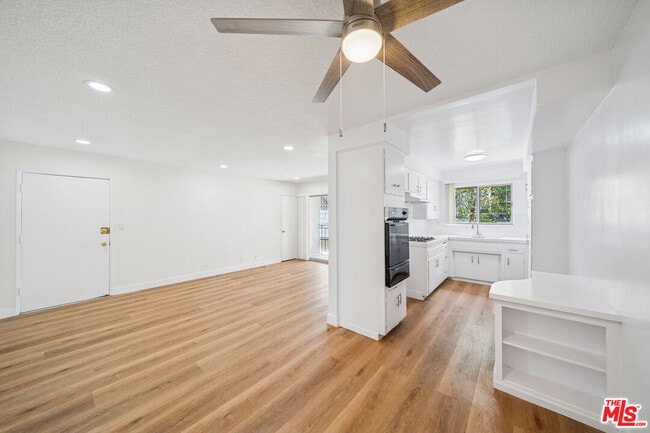 property at 842 Westbourne Dr