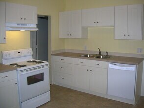 4743 N Albina Ave, Unit A in Portland, OR - Foto de edificio - Building Photo