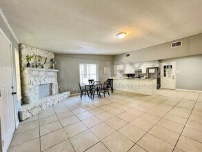 5652 Conlin Dr in Fort Worth, TX - Building Photo - Building Photo