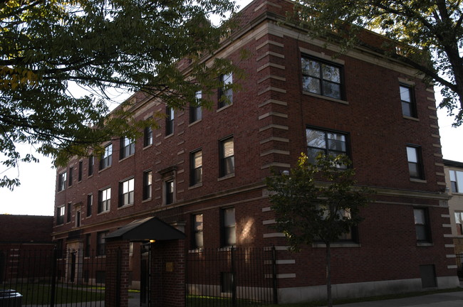 Yates Apartments in Chicago, IL - Building Photo - Primary Photo