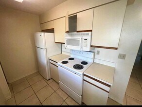 2719 N Poinciana Blvd in Kissimmee, FL - Building Photo - Building Photo